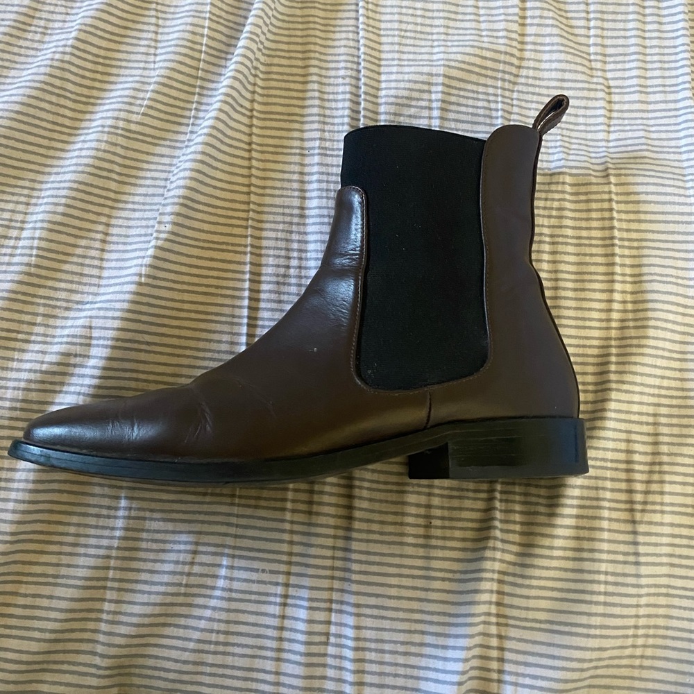 Everlane Italian Leather Square Toe Chelsea Boot